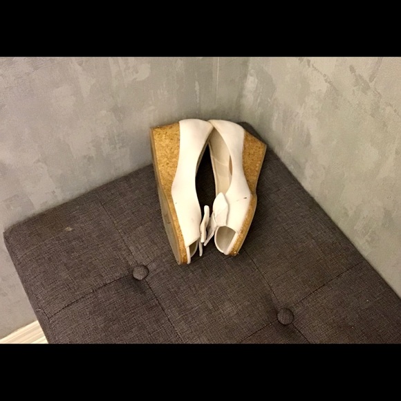 Mini White Heel Shoes - Picture 2 of 2